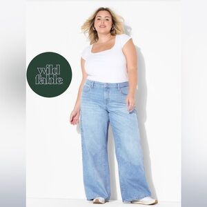 Women's Low-Rise Wide Leg Baggy Jeans - Wild Fable size 2R-Light wash.